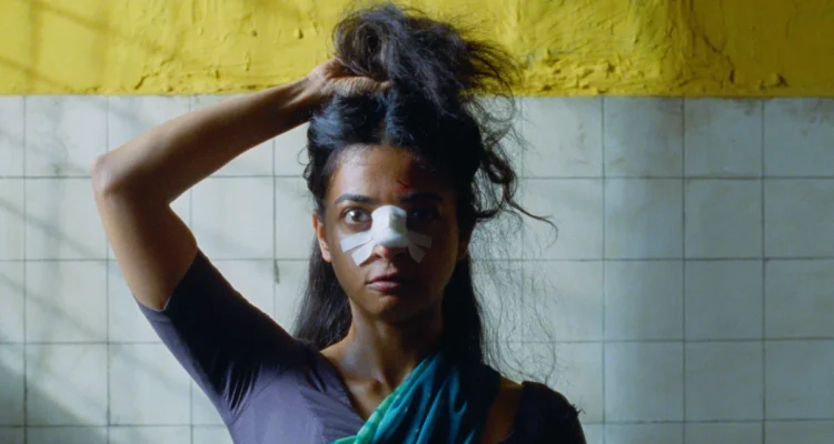 Sister Midnight Satir Pernikahan