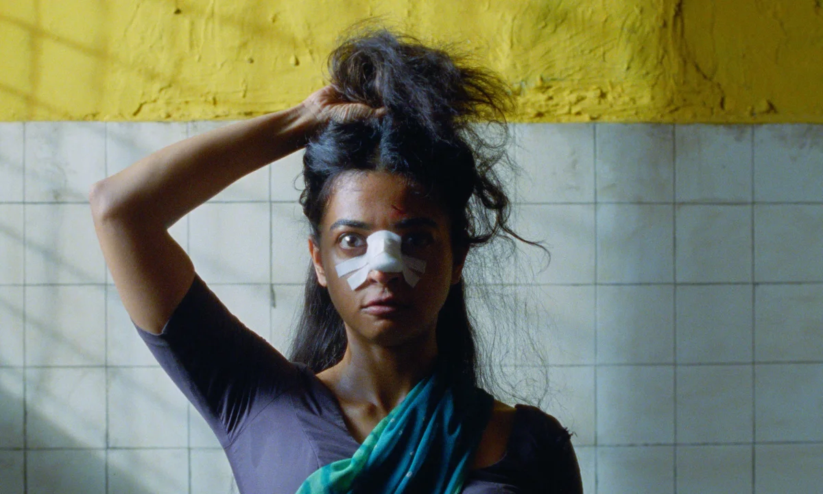 Sister Midnight Satir Pernikahan