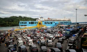 Pelabuhan Merak Padat